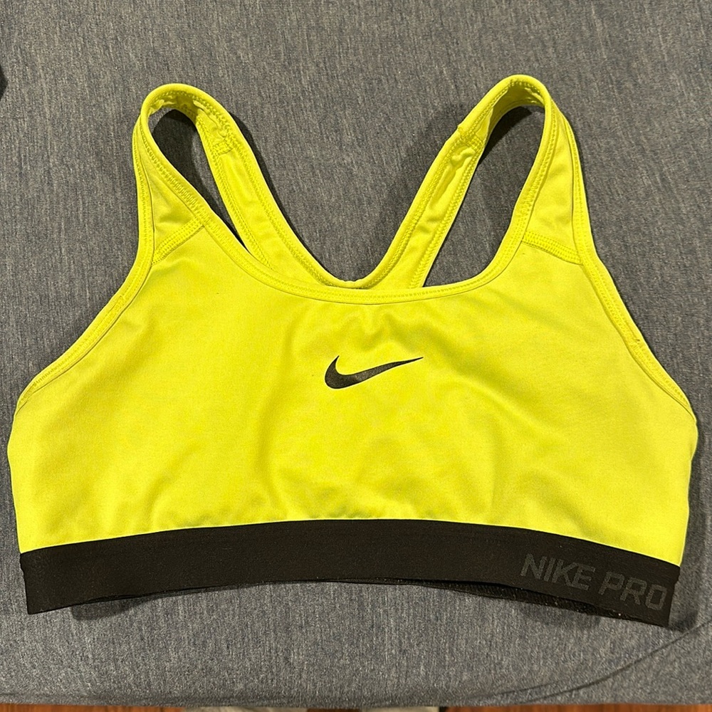 Nike pro medium bra